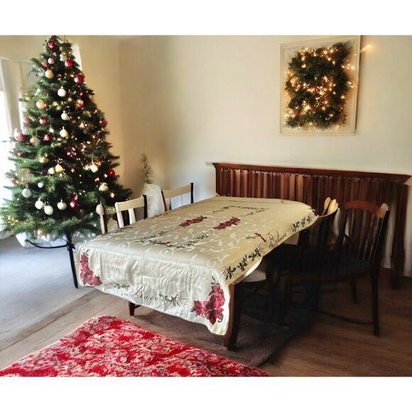 St. Nicholaus Square Christmas Tablecloth & 8 Napkins Set Cardinals Script Cream - Picture 2 of 16